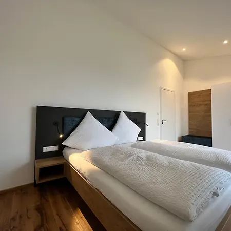 Zum - Eiche אוברלינגן